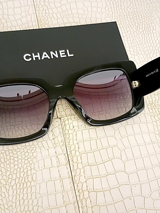 New Chanel 5435 C.501/6G Black/Gold, Grey Gradient Lens RECTANGLE SUNGLASSES . main image 9